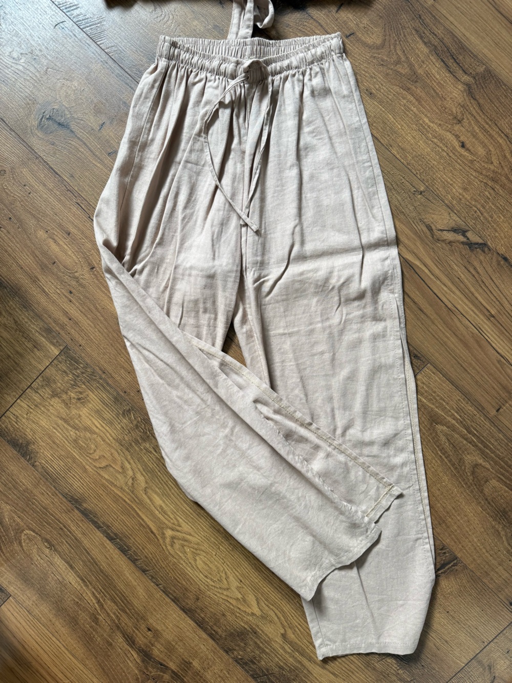 Linen Set - Picture 2 of 3